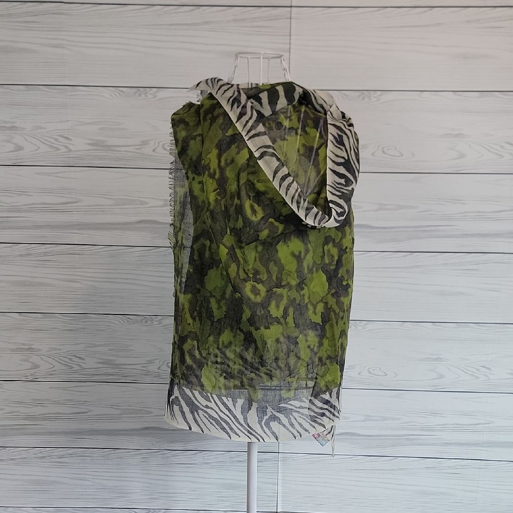 Bindya New York Scarf Green and Black Camouflage Women's 76" X 30"
